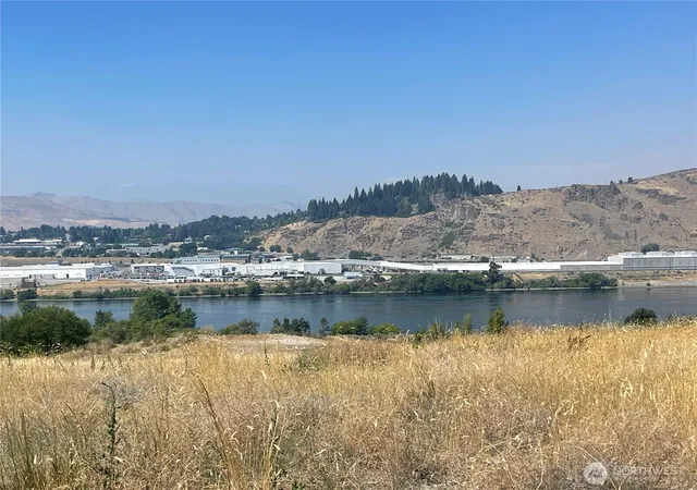 Photo 3 of Land for sale at 315 NW Deep River Crt, East Wenatchee, WA 98802 | MLS# NWM2562237 | Listing updated on 2026-09-23
