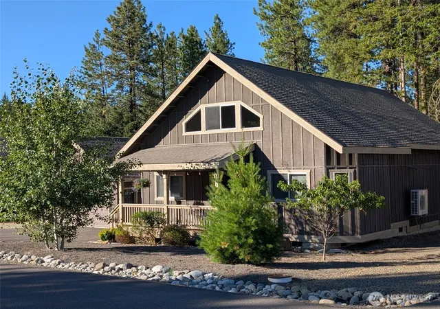 Photo 3 of Single family home for sale at 10 Rockberry Loop, Ronald, WA 98940 | MLS# NWM2562241 | Listing updated on 2026-09-29