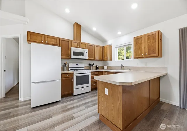 Photo 3 of Single family home for sale at 815 Cody St SE, Rainier, WA 98576 | MLS# NWM2562247 | Listing updated on 2026-09-23