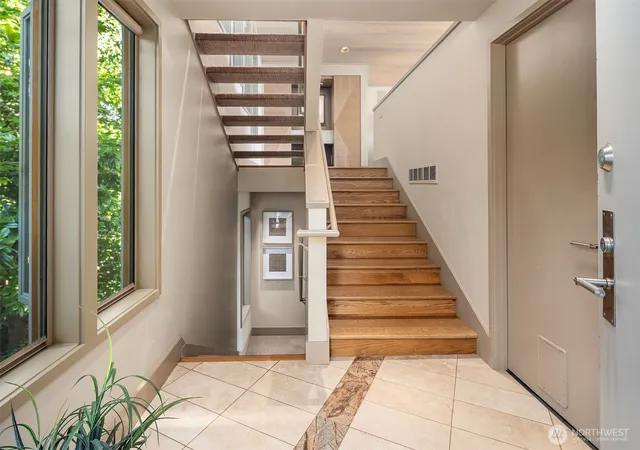 Photo 4 of Sale Pending at 2667 44th Avenue W, Seattle, WA 98199 | MLS# NWM2562249 | Listing updated on 2026-08-20