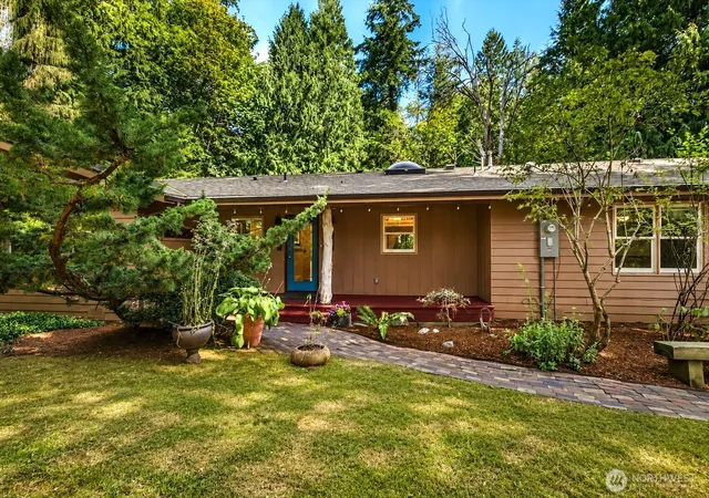 Photo 3 of Single family home for sale at 4416 Sweet Rd, Blaine, WA 98230 | MLS# NWM2562257 | Listing updated on 2026-09-30