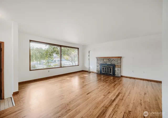 Photo 3 of Single family home for sale at 28605 51st Place S, Auburn, WA 98001 | MLS# NWM2562260 | Listing updated on 2026-09-23