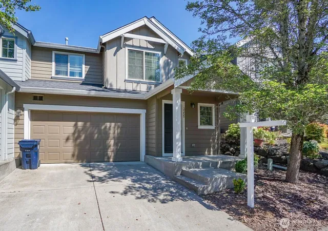 Photo 3 of Single family home for sale at 3355 Nw 47 Th Dr, Camas, WA 98607 | MLS# NWM2562268 | Listing updated on 2026-09-26