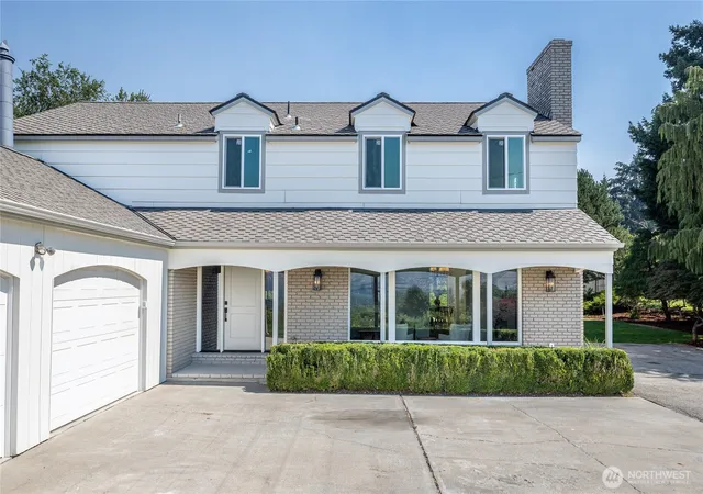 Photo 2 of Contingent at 2328 Easy St, Wenatchee, WA 98801 | MLS# NWM2562272 | Listing updated on 2026-09-23