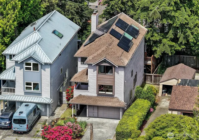 Photo 3 of Single family home for sale at 3834 Ne 86th Street, Seattle, WA 98115 | MLS# NWM2562321 | Listing updated on 2026-10-12