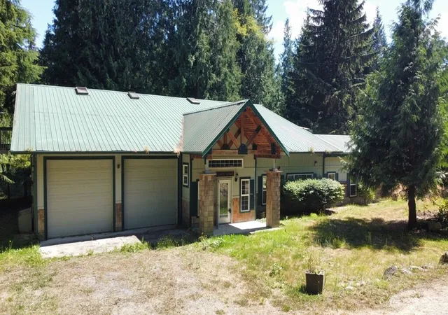 Photo 1 of Sale Pending at 2954 Se Camano Dr, Camano Island, WA 98282 | MLS# NWM2562324 | Listing updated on 2026-10-01