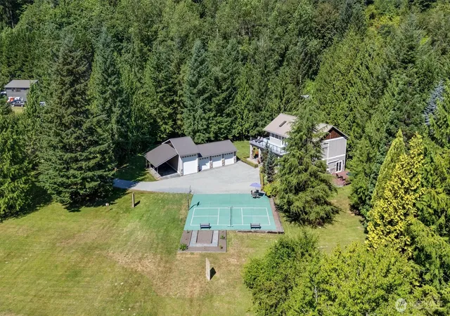 Photo 4 of Single family home for sale at 2109 Russell Rd, Snohomish, WA 98290 | MLS# NWM2562328 | Listing updated on 2026-09-25