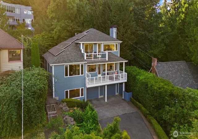 Photo 2 of Single family home for sale at 9009 45th Avenue Ne, Seattle, WA 98115 | MLS# NWM2562335 | Listing updated on 2026-09-21