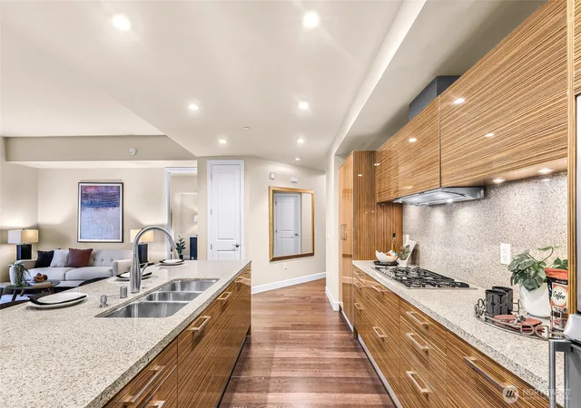 Photo 3 of Condo for sale at 1920 4th Avenue #2605, Seattle, WA 98101 | MLS# NWM2562339 | Listing updated on 2026-10-06