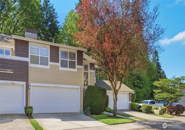 Photo 3 of Townhouse for sale at 424 228th Street Sw #H203, Bothell, WA 98021 | MLS# NWM2562348 | Listing updated on 2026-10-01