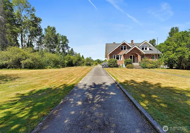 Photo 3 of Sale Pending at 811 121st East, Tacoma, WA 98445 | MLS# NWM2562353 | Listing updated on 2026-09-29