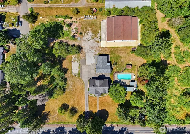 Photo 4 of Sale Pending at 811 121st East, Tacoma, WA 98445 | MLS# NWM2562353 | Listing updated on 2026-09-29