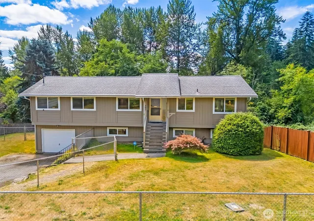 Photo 3 of Sale Pending at 302 137th Street Sw, Everett, WA 98208 | MLS# NWM2562355 | Listing updated on 2026-09-02
