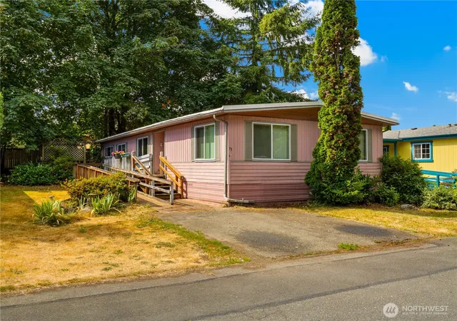 Photo 3 of Manufactured home for sale at 4401 37th Avenue Se #73, Lacey, WA 98503 | MLS# NWM2562365 | Listing updated on 2026-09-23