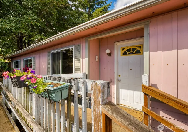 Photo 3 of Manufactured home for sale at 4401 37th Avenue SE #73, Lacey, WA 98503 | MLS# NWM2562365 | Listing updated on 2026-09-23