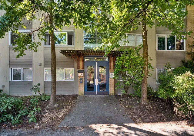 Photo 1 of Sale Pending at 2111 E John St #204, Seattle, WA 98112 | MLS# NWM2562371 | Listing updated on 2026-09-27