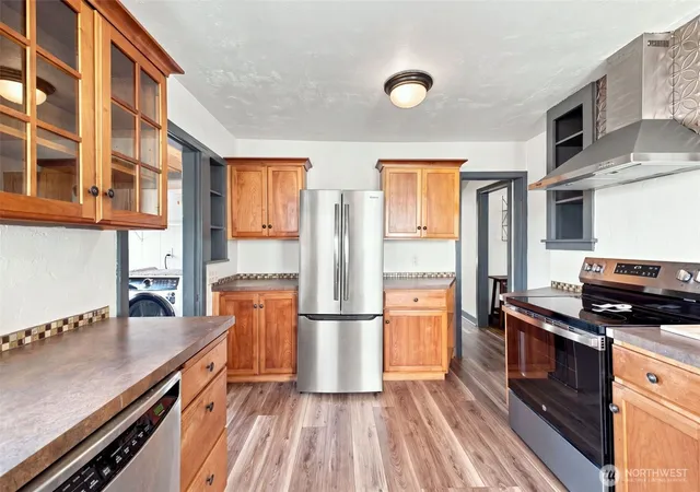Photo 3 of Sale Pending at 540 21st Avenue, Longview, WA 98632 | MLS# NWM2562378 | Listing updated on 2026-09-25