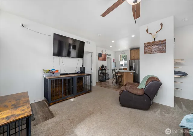 Photo 4 of Manufactured home for sale at 16507 Suntree Ct SE, Yelm, WA 98597 | MLS# NWM2562411 | Listing updated on 2026-09-21