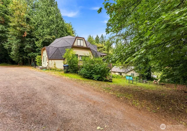 Photo 2 of Multi family home for sale at 6194 Ne 6200 Pine St, Suquamish, WA 98392 | MLS# NWM2562415 | Listing updated on 2026-09-23