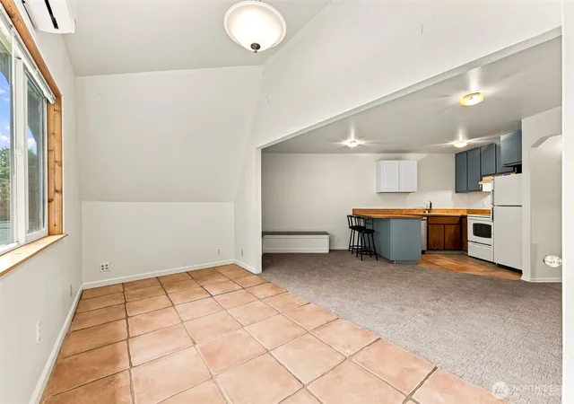 Photo 4 of Townhouse for sale at 6194 NE 6200 Pine St, Suquamish, WA 98392 | MLS# NWM2562415 | Listing updated on 2026-09-23