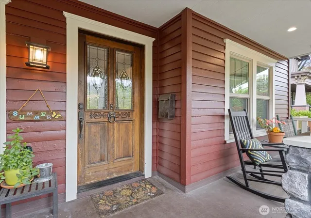 Photo 3 of Single family home for sale at 2400 H St, Vancouver, WA 98663 | MLS# NWM2562439 | Listing updated on 2026-09-23