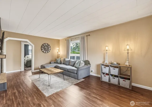 Photo 4 of Single family home for sale at 131 Niblett Way, Longview, WA 98632 | MLS# NWM2562446 | Listing updated on 2026-09-23