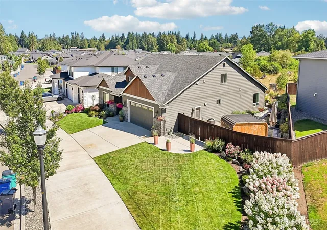 Photo 2 of Single family home for sale at 4417 Se 17th Avenue, Brush Prairie, WA 98606 | MLS# NWM2562452 | Listing updated on 2026-09-30