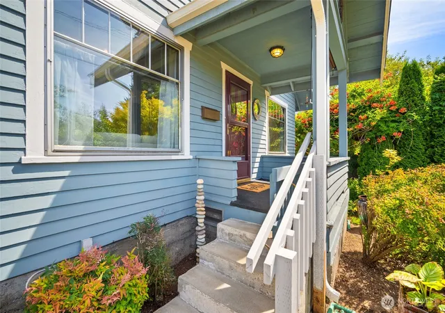 Photo 2 of Single family home for sale at 1140 Grant St, Bellingham, WA 98225 | MLS# NWM2562502 | Listing updated on 2026-10-01