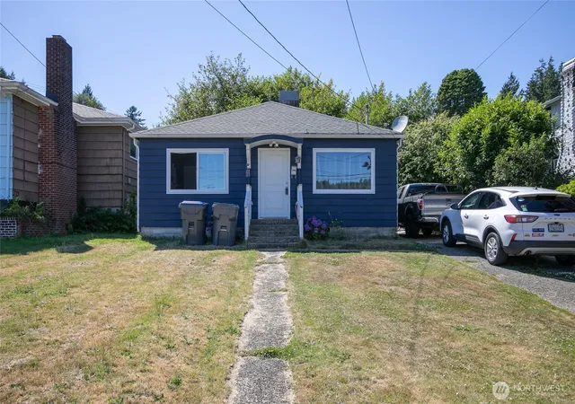 Photo 2 of Sale Pending at 1505 N B St, Aberdeen, WA 98520 | MLS# NWM2562517 | Listing updated on 2026-09-21