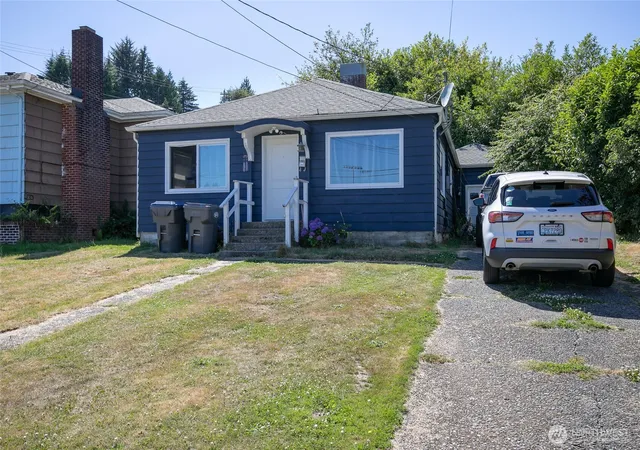 Photo 3 of Sale Pending at 1505 N B St, Aberdeen, WA 98520 | MLS# NWM2562517 | Listing updated on 2026-09-21
