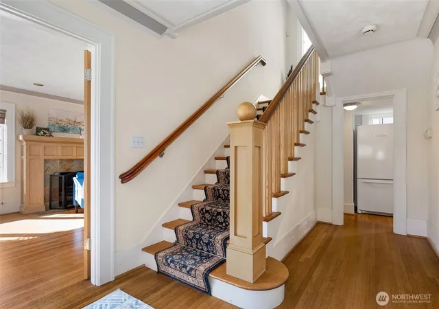 Photo 3 of Single family home for sale at 710 10 Avenue E, Seattle, WA 98102 | MLS# NWM2562529 | Listing updated on 2026-09-29