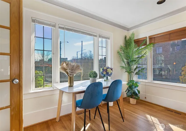 Photo 3 of Single family home for sale at 710 10 Avenue E, Seattle, WA 98102 | MLS# NWM2562529 | Listing updated on 2026-09-29
