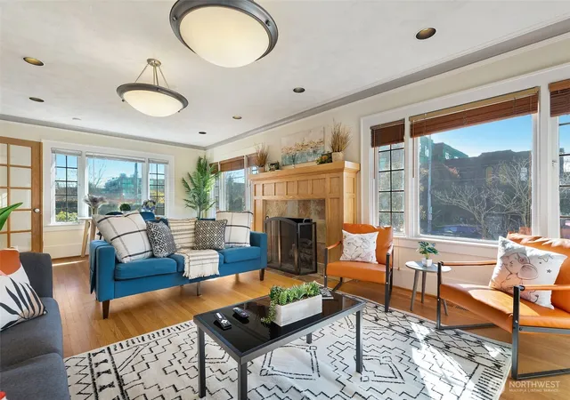 Photo 4 of Single family home for sale at 710 10 Avenue E, Seattle, WA 98102 | MLS# NWM2562529 | Listing updated on 2026-09-29