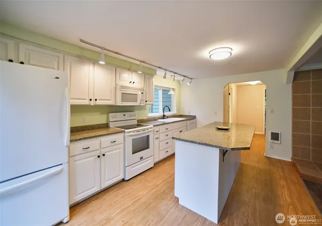 Photo 4 of Single family home for sale at 21005 55th Avenue SE, Woodinville, WA 98072 | MLS# NWM2562584 | Listing updated on 2026-09-23