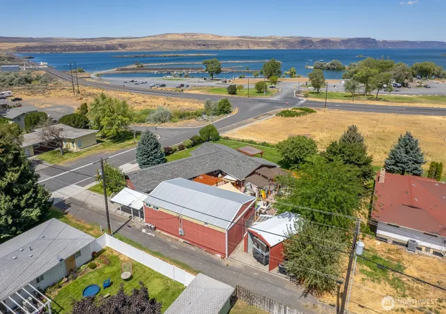 Photo 3 of Single family home for sale at 416 N 4 Street, Coulee City, WA 99115 | MLS# NWM2562589 | Listing updated on 2026-09-23