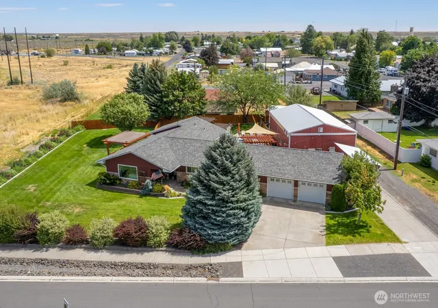 Photo 4 of Single family home for sale at 416 N 4 Street, Coulee City, WA 99115 | MLS# NWM2562589 | Listing updated on 2026-09-23