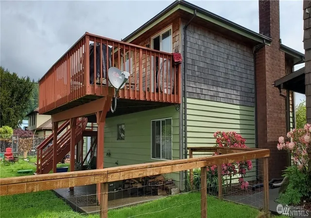 Photo 2 of Multi family home for sale at 520 28th Street, Hoquiam, WA 98550 | MLS# NWM2562616 | Listing updated on 2026-09-23