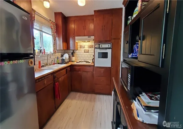 Photo 4 of Multi family home for sale at 520 28th Street, Hoquiam, WA 98550 | MLS# NWM2562616 | Listing updated on 2026-09-23