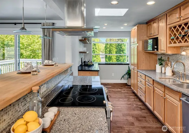 Photo 4 of Single family home for sale at 11918 NE 159th Street, Bothell, WA 98011 | MLS# NWM2562624 | Listing updated on 2026-09-23