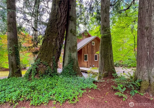 Photo 2 of Single family home for sale at 423 Lords Lake Loop, Quilcene, WA 98376 | MLS# NWM2562627 | Listing updated on 2026-09-23