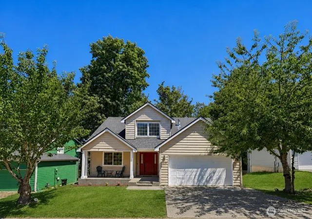 Photo 1 of Single family home for sale at 8139 4th Avenue Sw, Seattle, WA 98106 | MLS# NWM2562644 | Listing updated on 2026-09-28