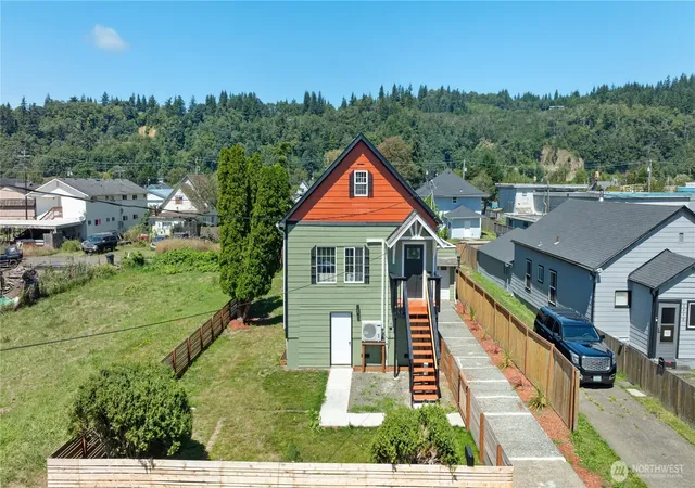 Photo 2 of Single family home for sale at 2415 Pacific Ave, Hoquiam, WA 98550 | MLS# NWM2562656 | Listing updated on 2026-09-23