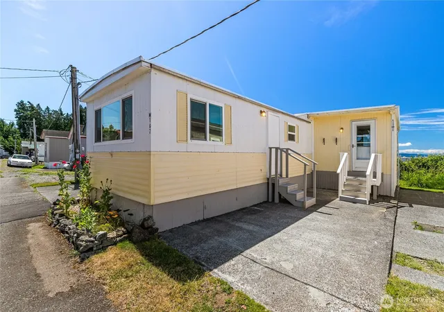 Photo 1 of Manufactured home for sale at 8080 Harborview #167, Blaine, WA 98230 | MLS# NWM2562719 | Listing updated on 2026-09-23
