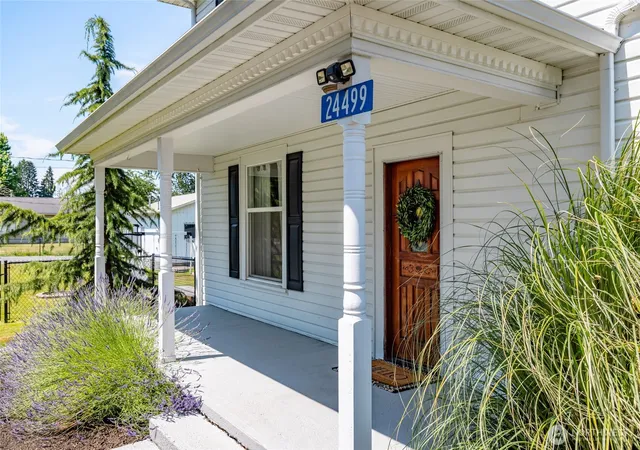 Photo 4 of Single family home for sale at 24499 E State St, Sedro Woolley, WA 98284 | MLS# NWM2562730 | Listing updated on 2026-09-23