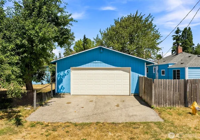 Photo 2 of Sale Pending at 17053 35th Avenue S, Sea Tac, WA 98188 | MLS# NWM2562733 | Listing updated on 2026-09-25