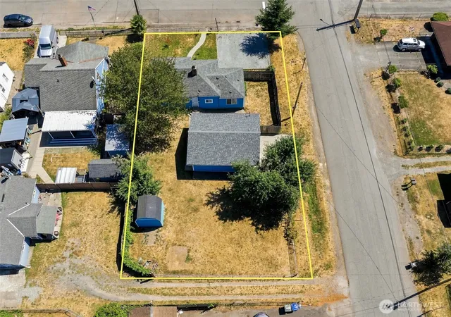 Photo 3 of Sale Pending at 17053 35th Avenue S, Sea Tac, WA 98188 | MLS# NWM2562733 | Listing updated on 2026-09-25