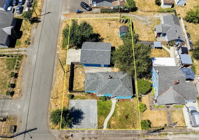 Photo 3 of Sale Pending at 17053 35th Avenue S, Sea Tac, WA 98188 | MLS# NWM2562733 | Listing updated on 2026-09-25