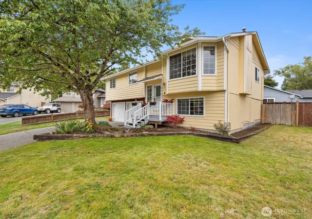 Single family home for sale at 414 97th Avenue SE, Lake Stevens, WA 98258 | MLS# NWM2562745