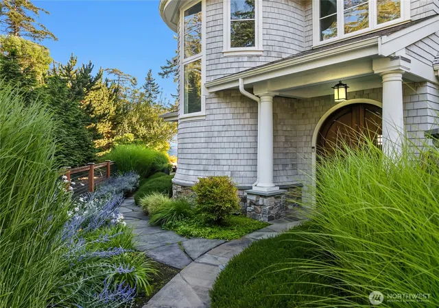 Photo 3 of Single family home for sale at 5608 Tara Dr, Freeland, WA 98249 | MLS# NWM2562757 | Listing updated on 2026-09-23
