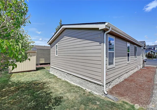 Photo 3 of Manufactured home for sale at 5900 64th Street Ne #141, Marysville, WA 98270 | MLS# NWM2562758 | Listing updated on 2026-09-23